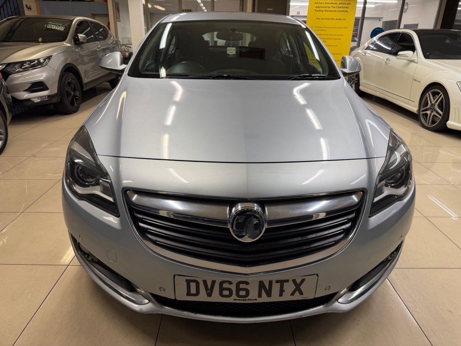 [ berth ]Vauxhall Insignia