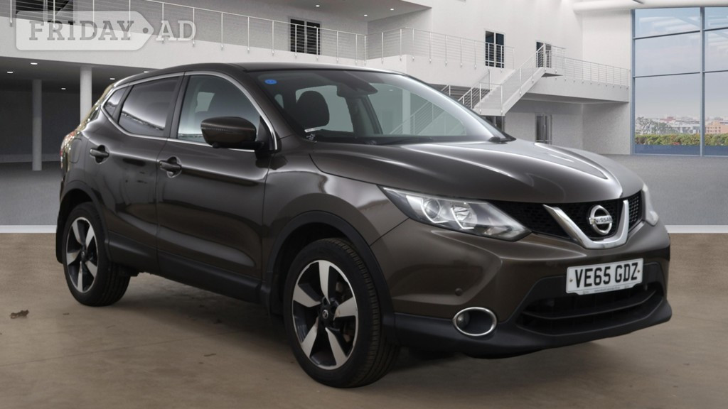 Nissan Qashqai 2015 in Hounslow