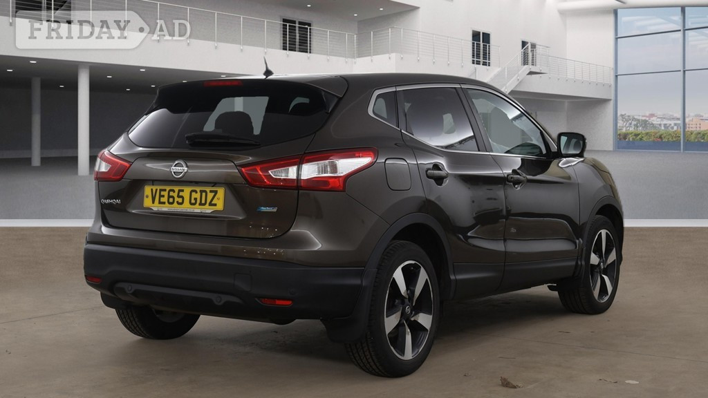 Nissan Qashqai 2015 - Cars in Hounslow