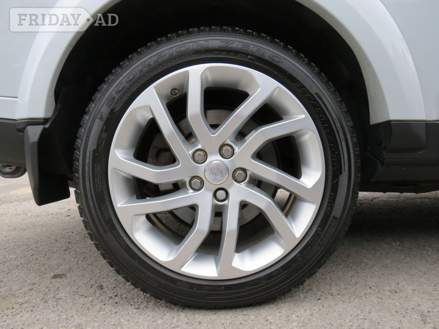 [ berth ]Land Rover Discovery 4