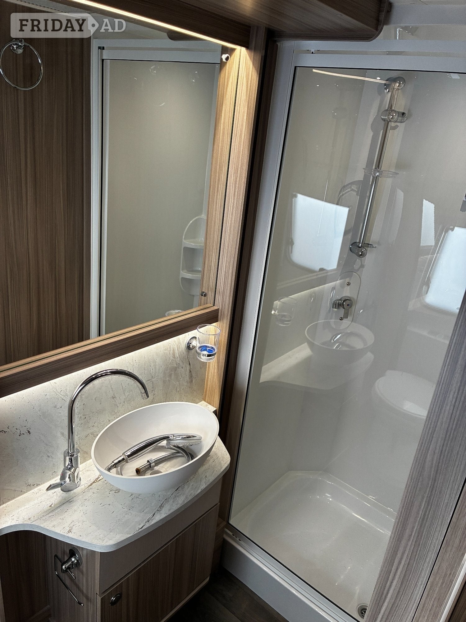[ berth ]Coachman Acadia 575