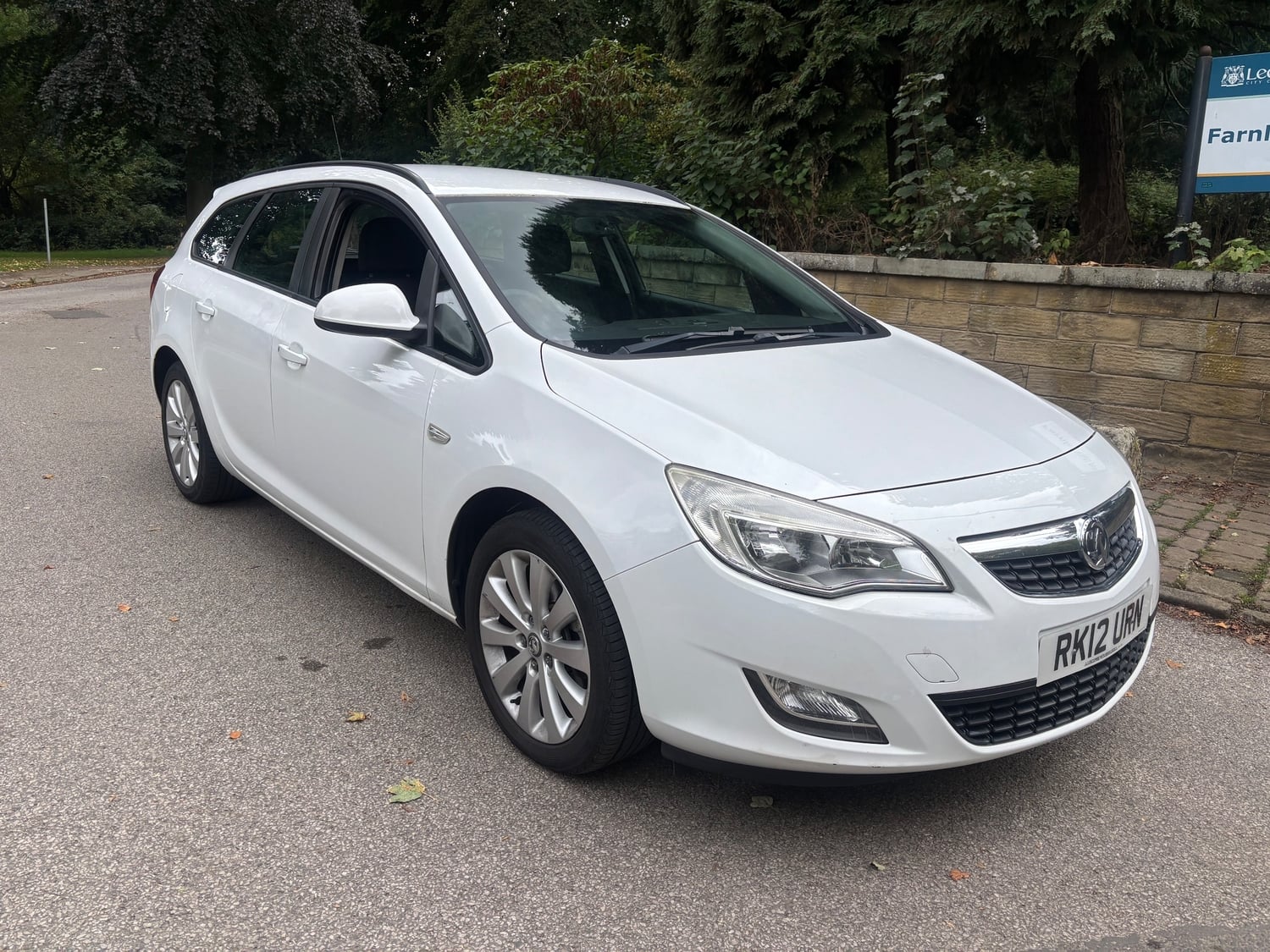 Vauxhall Astra 2012 in Leeds