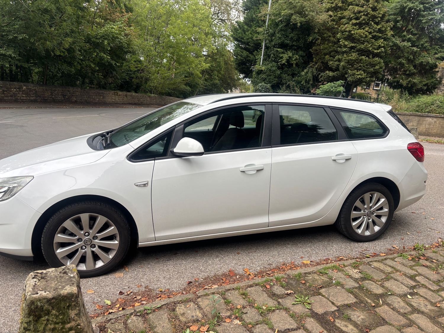 Vauxhall Astra 2012 - Cars in Leeds