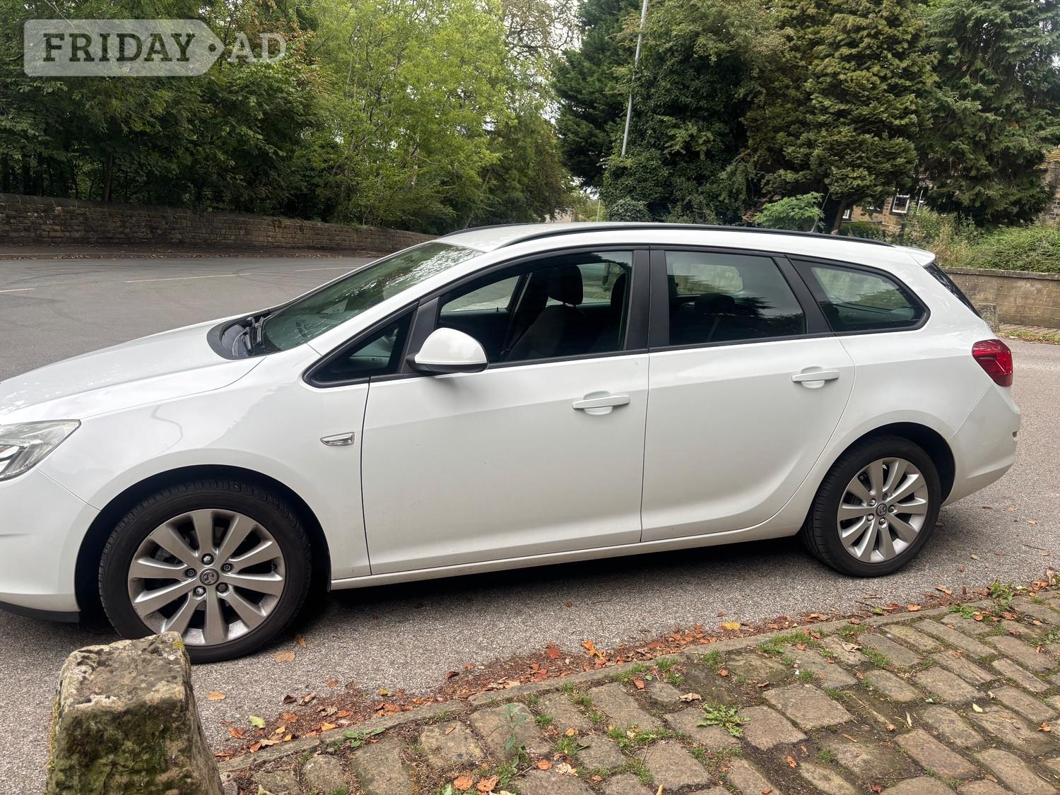 Vauxhall Astra 2012 - Cars in Leeds
