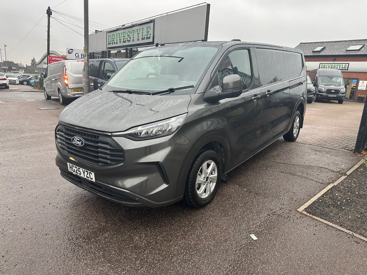[ berth ]Ford Transit Custom