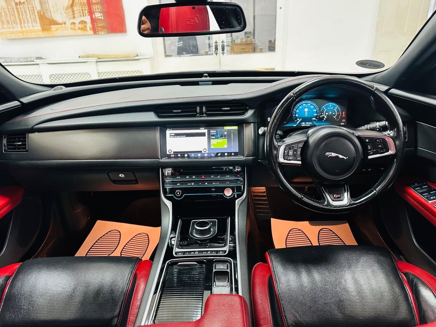 [ berth ]Jaguar XF