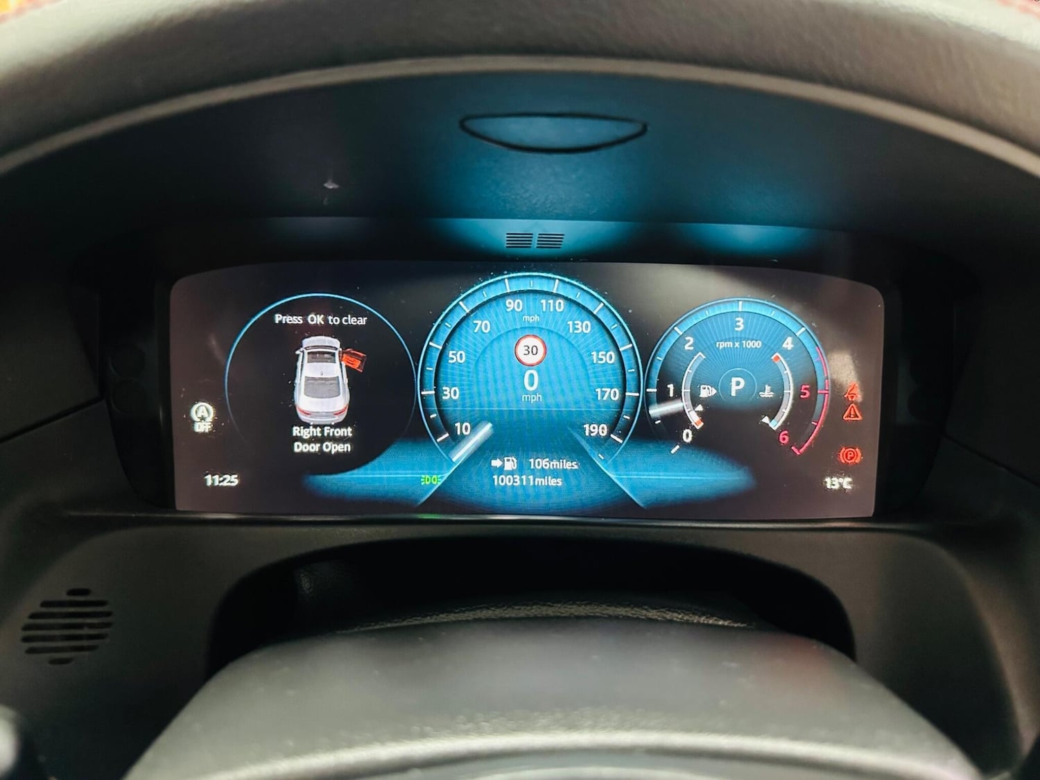 Jaguar XF 2016 - Cars in Iver