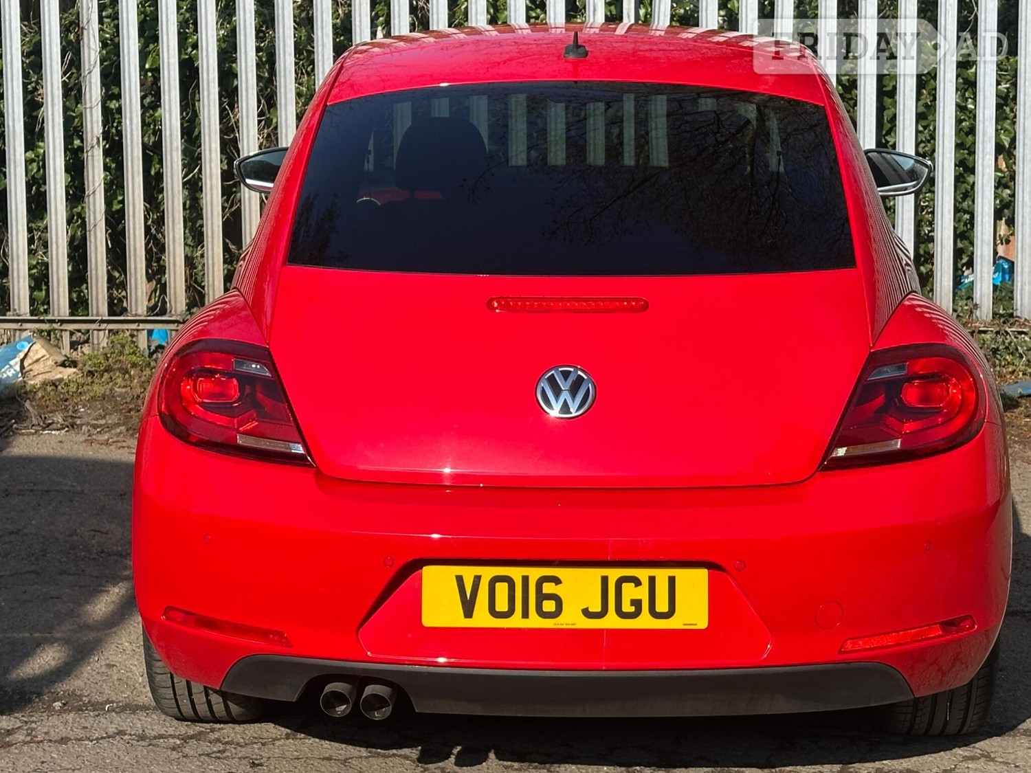Volkswagen Beetle 2016 - Cars