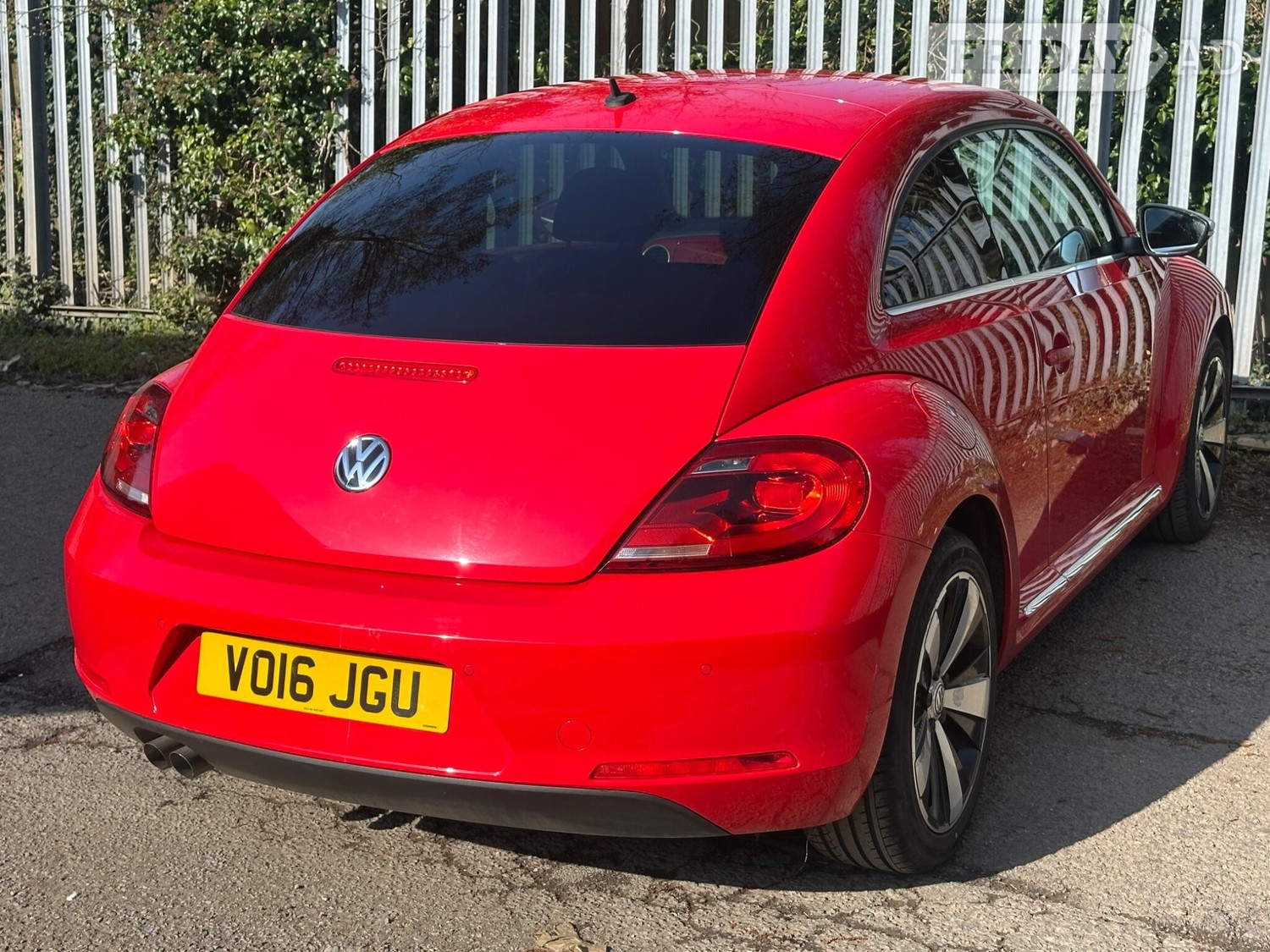 Volkswagen Beetle 2016 - Cars in Cardiff