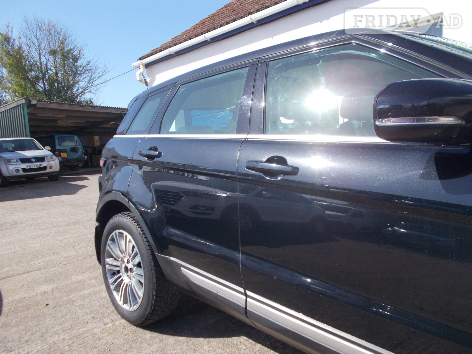 [ berth ]Land Rover Range Rover Evoque