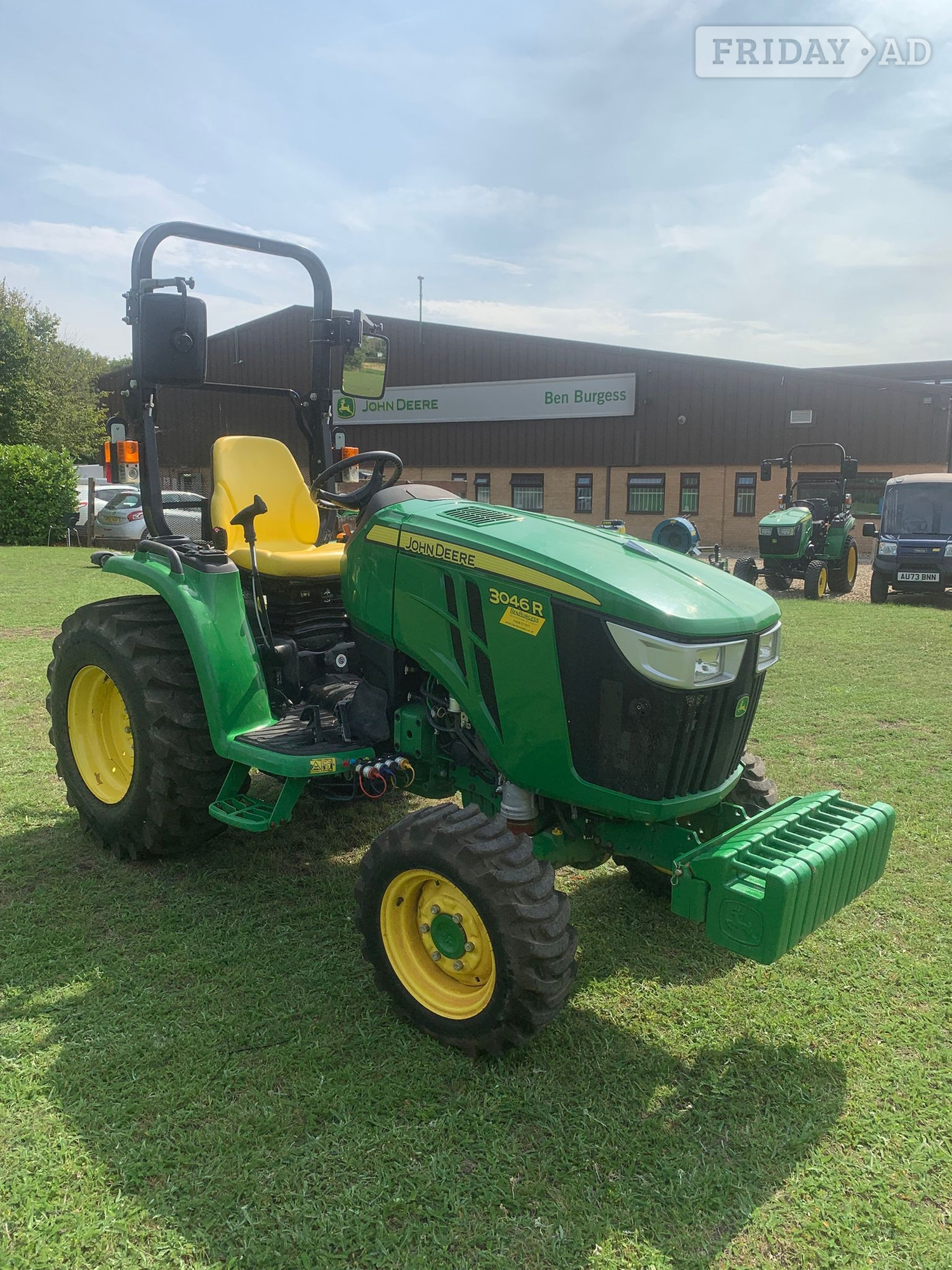[ berth ]John Deere 3046R