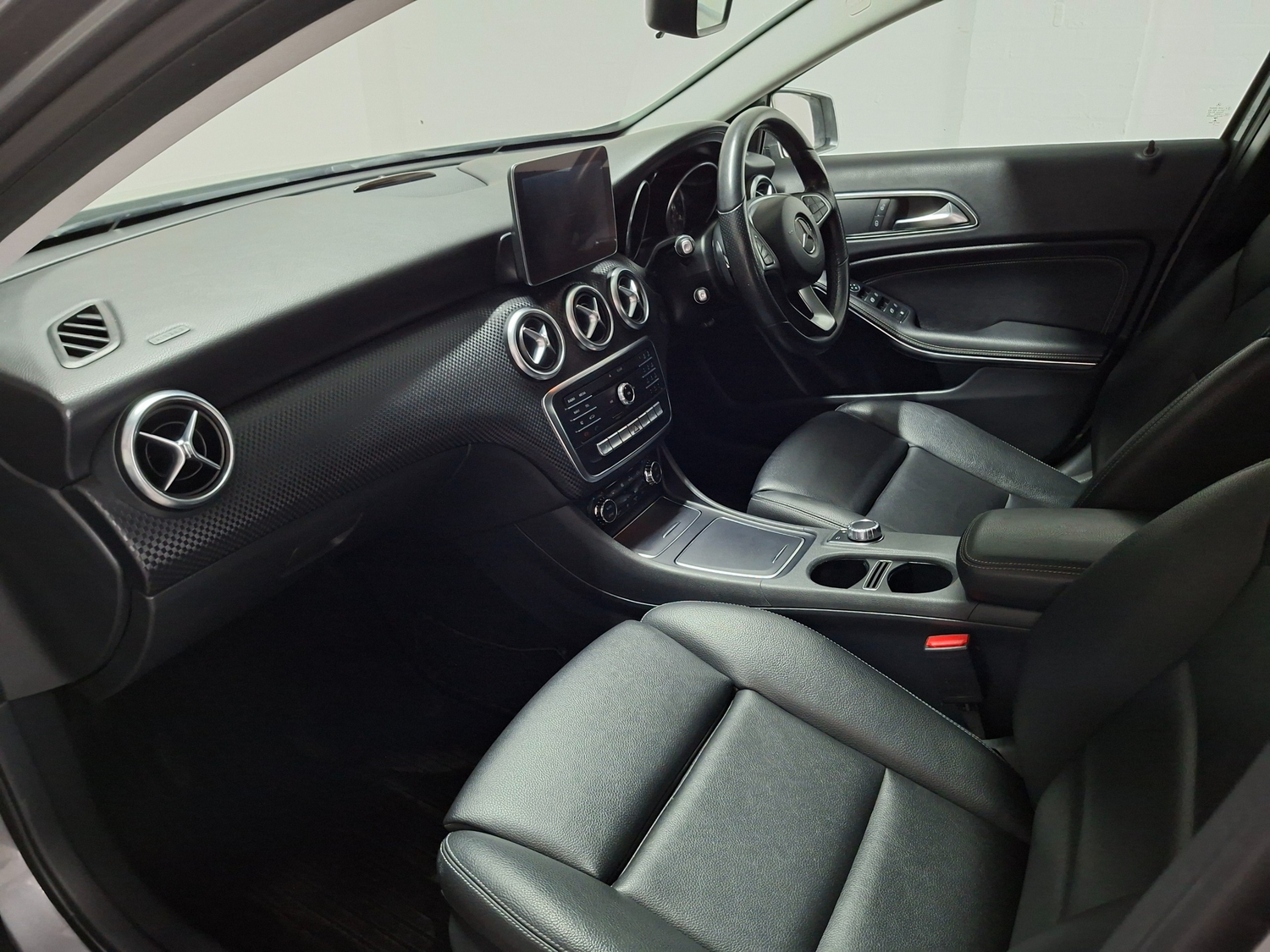 [ berth ]Mercedes-Benz A Class