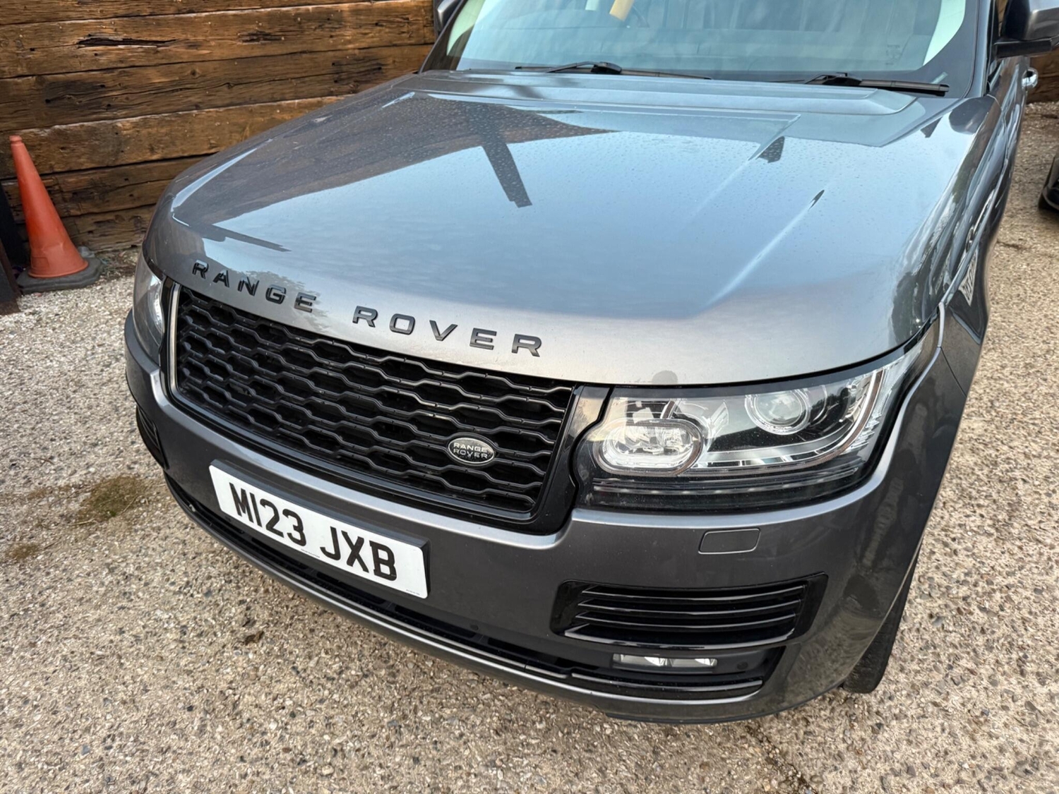[ berth ]Land Rover Range Rover