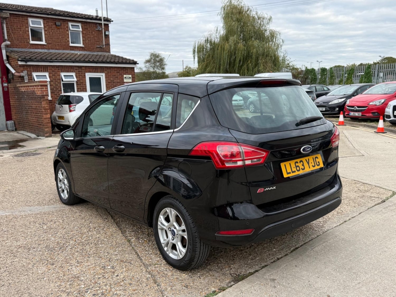Ford B-MAX 2014 - Cars in Leighton Buzzard