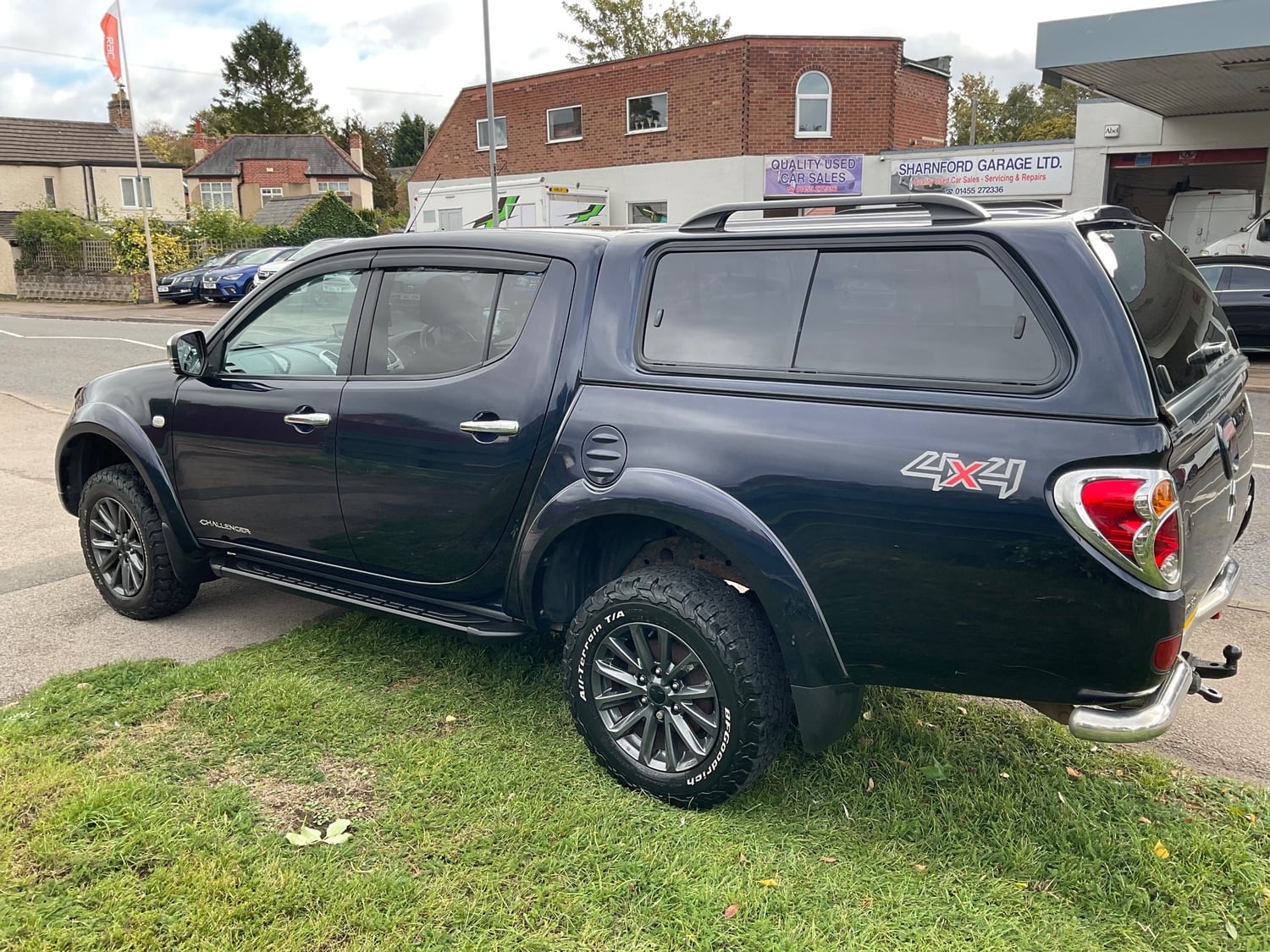 [ berth ]Mitsubishi L200