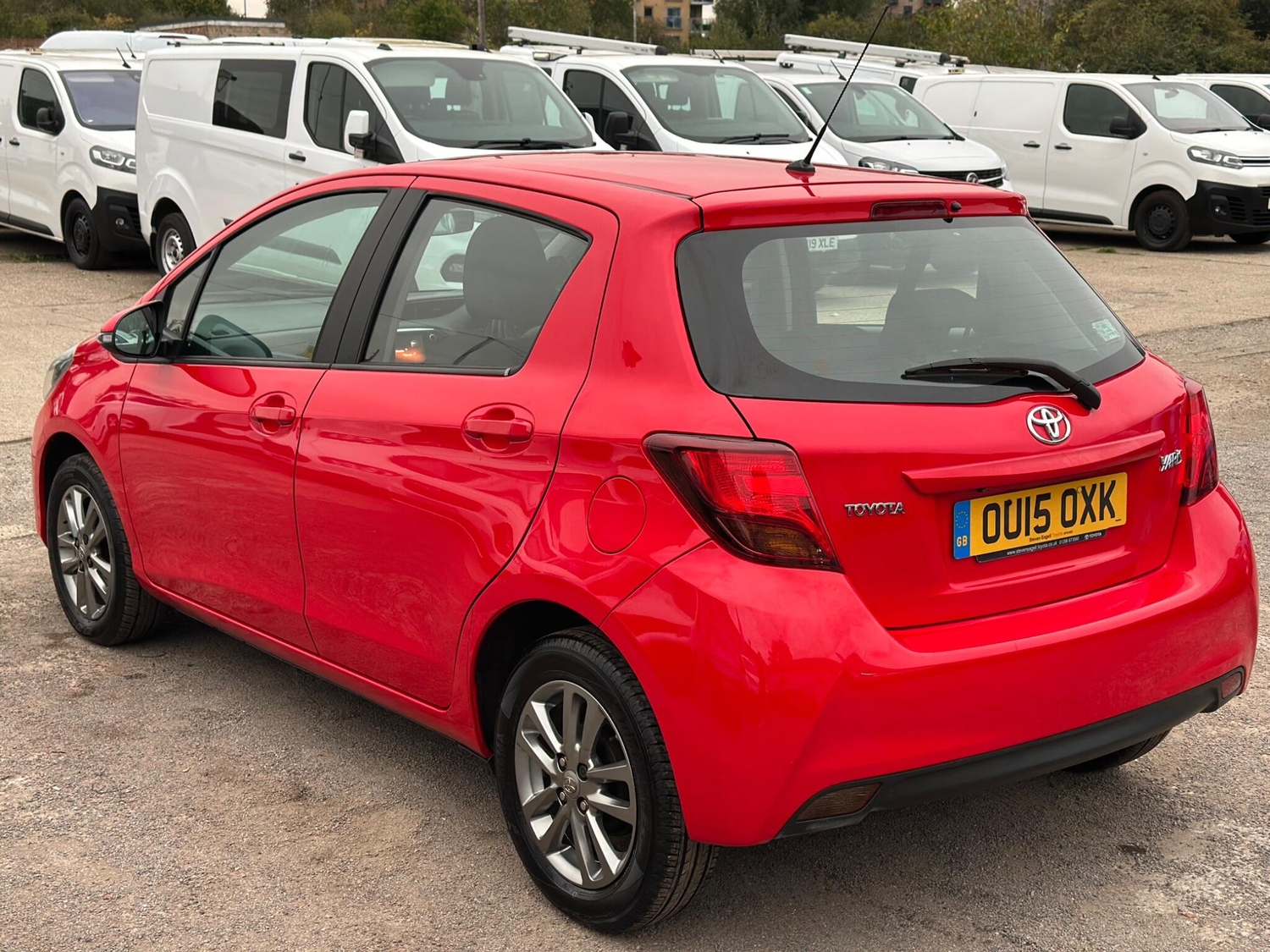 Toyota Yaris 2015 - Cars