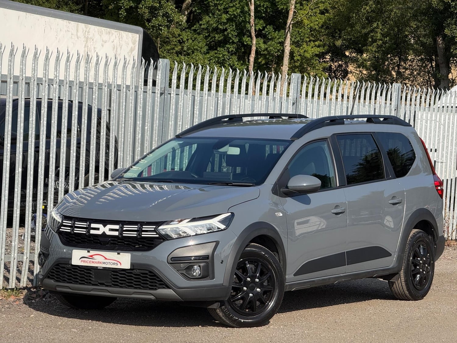 [ berth ]Dacia Jogger
