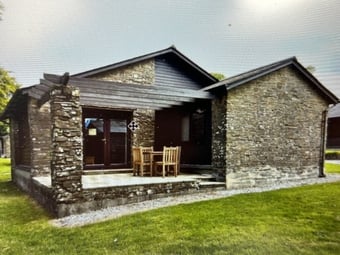 Stunning Lodge on Private Estate 