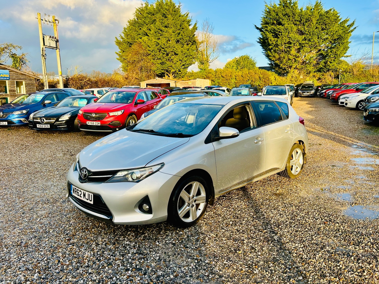 Toyota Auris 2012 - Cars