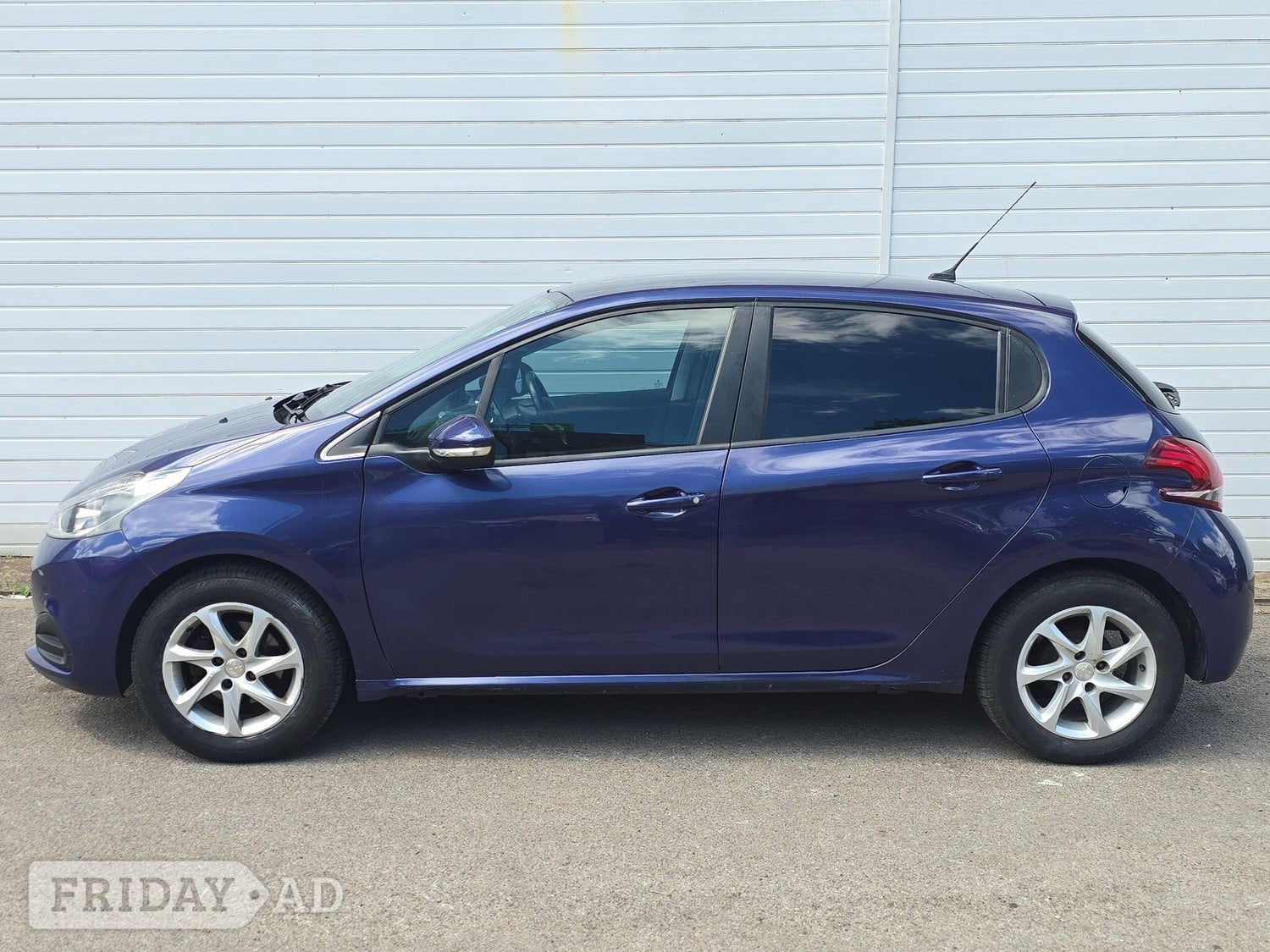 Peugeot 208 2017 - Cars in Yardley