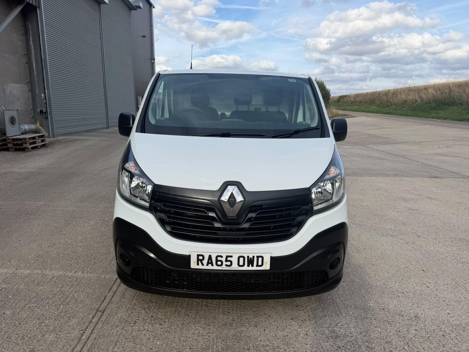 Renault Trafic 2015 - Vans & Commercial Vehicles in Newbury
