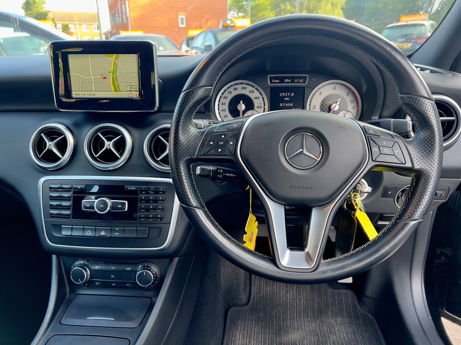 [ berth ]Mercedes-Benz A Class
