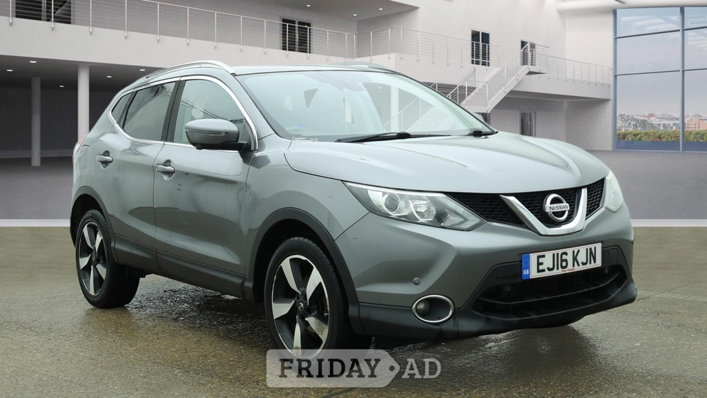 Nissan Qashqai 2016 in Hounslow