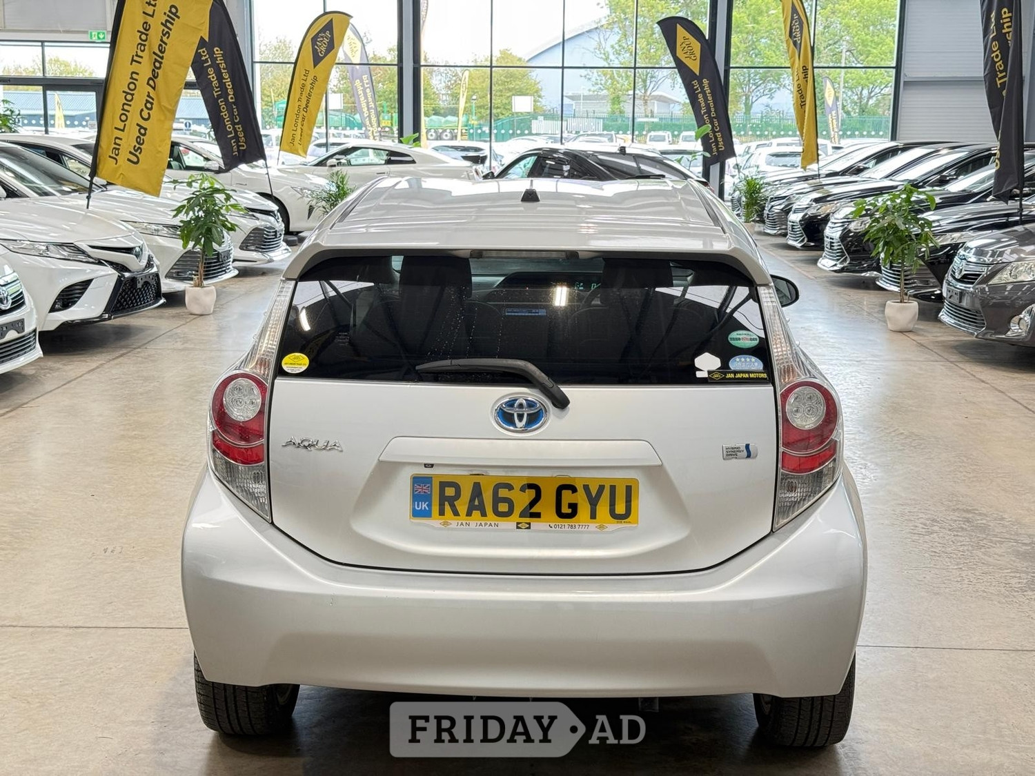 Toyota Aqua 2013 - Cars in Reading