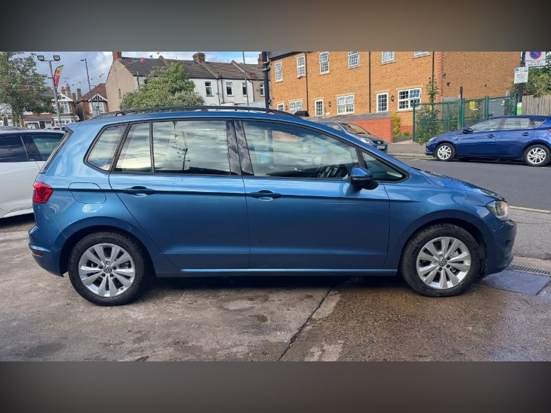Volkswagen Golf SV 2017 - Cars