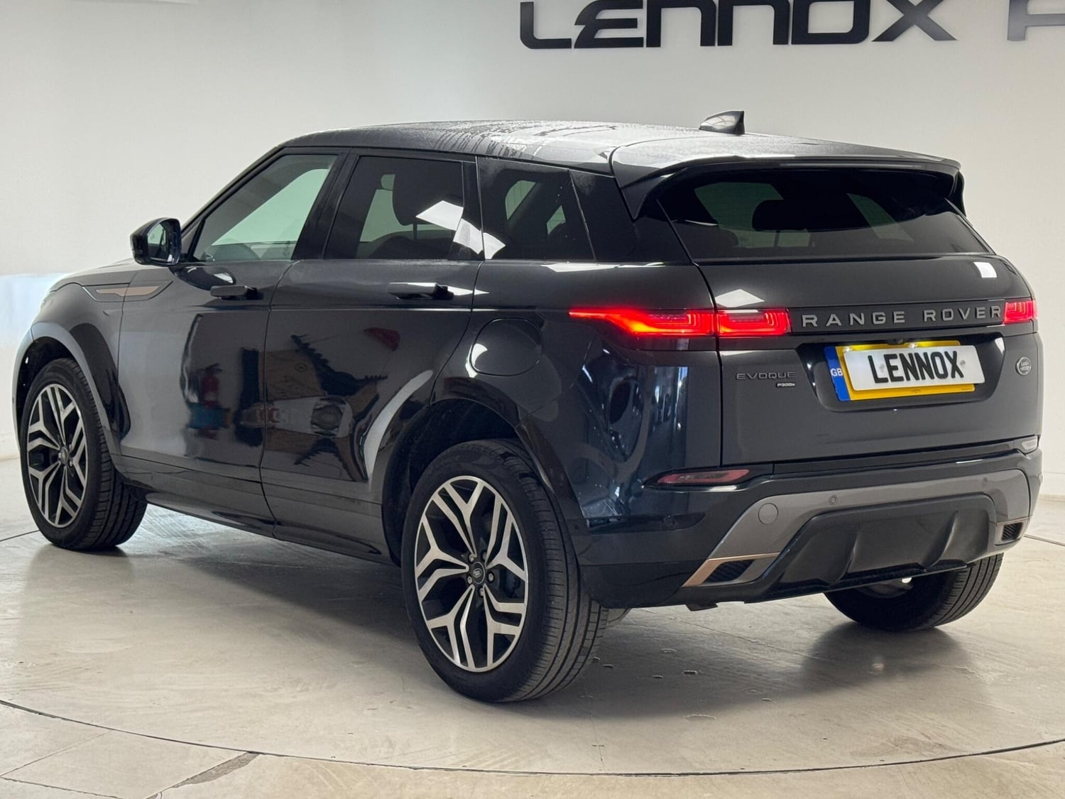 Land Rover Range Rover Evoque 2021 - Cars in Brent