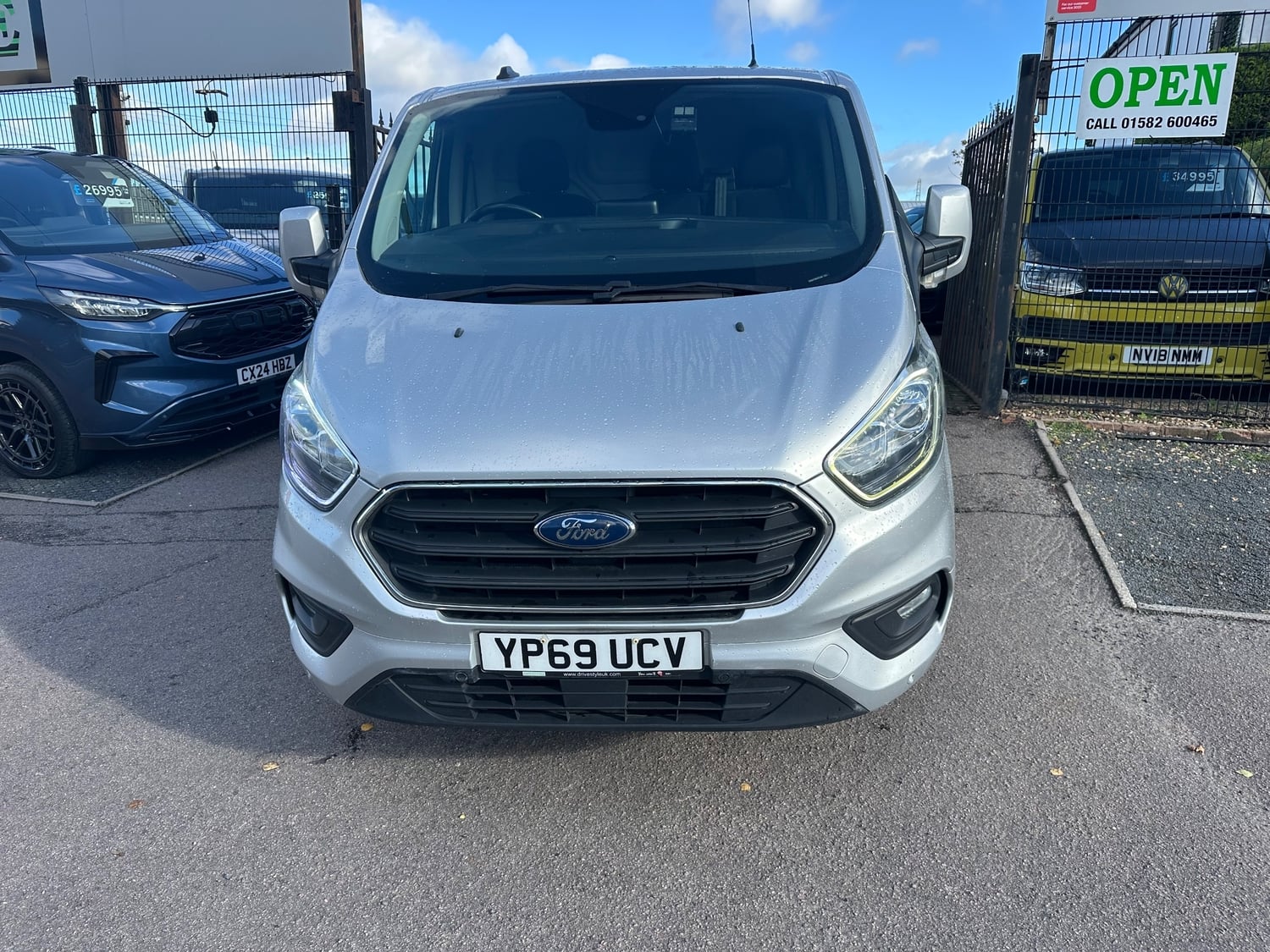 [ berth ]Ford Transit Custom