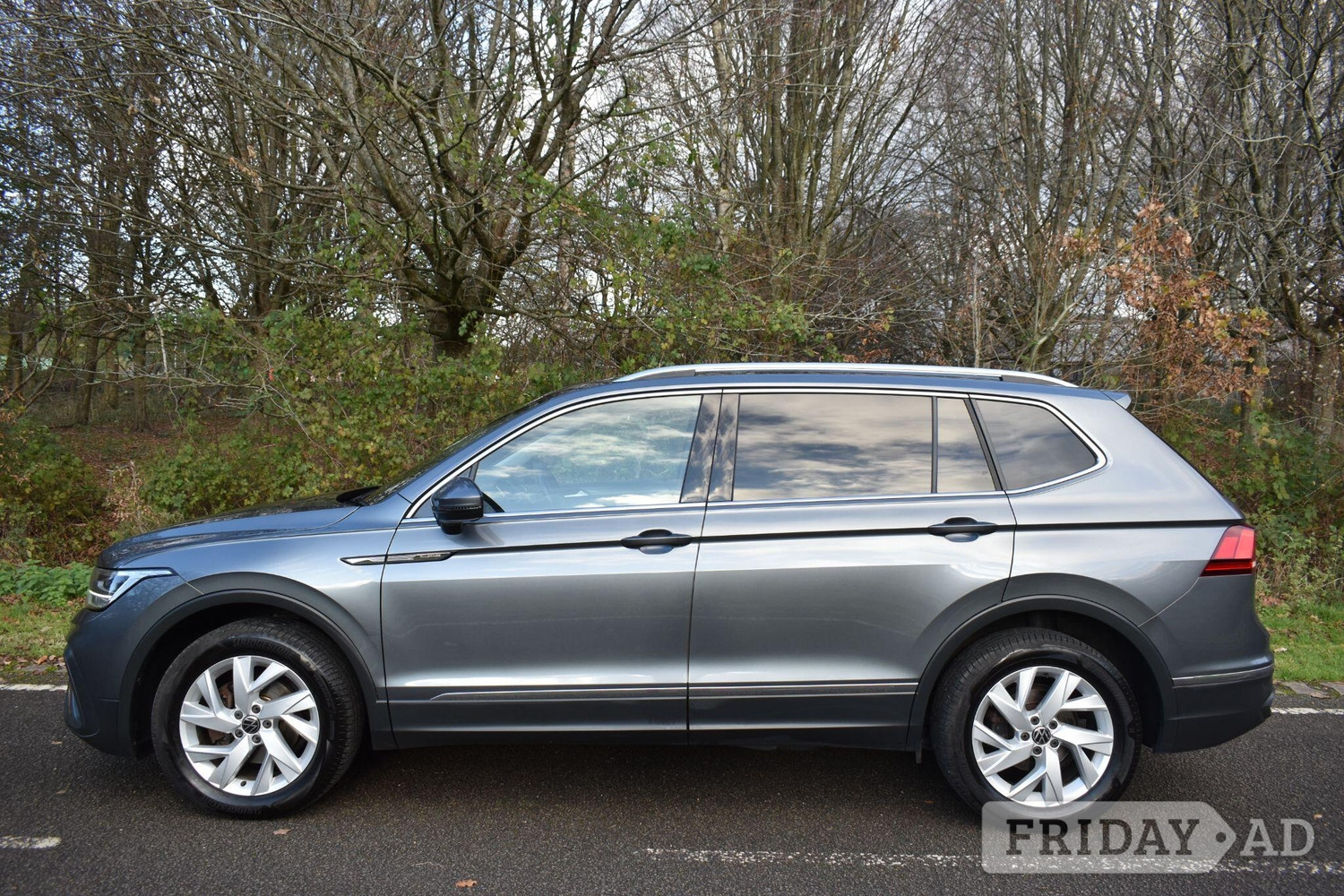 Volkswagen Tiguan 2022 - Cars