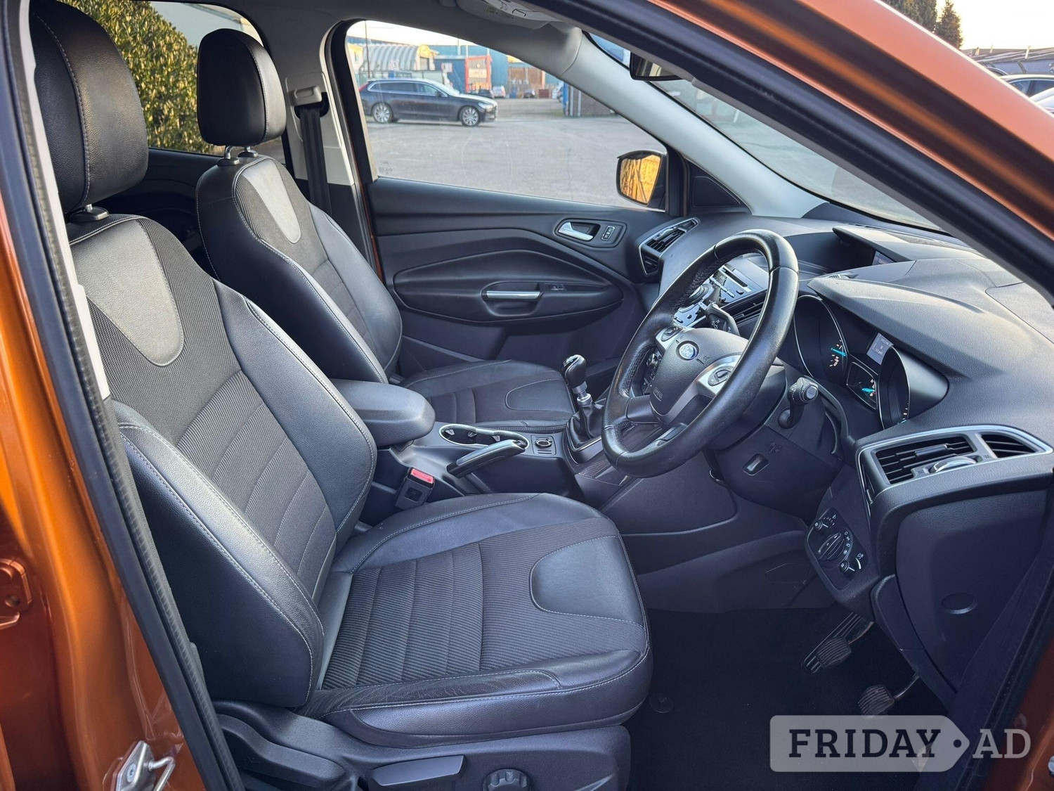 [ berth ]Ford Kuga