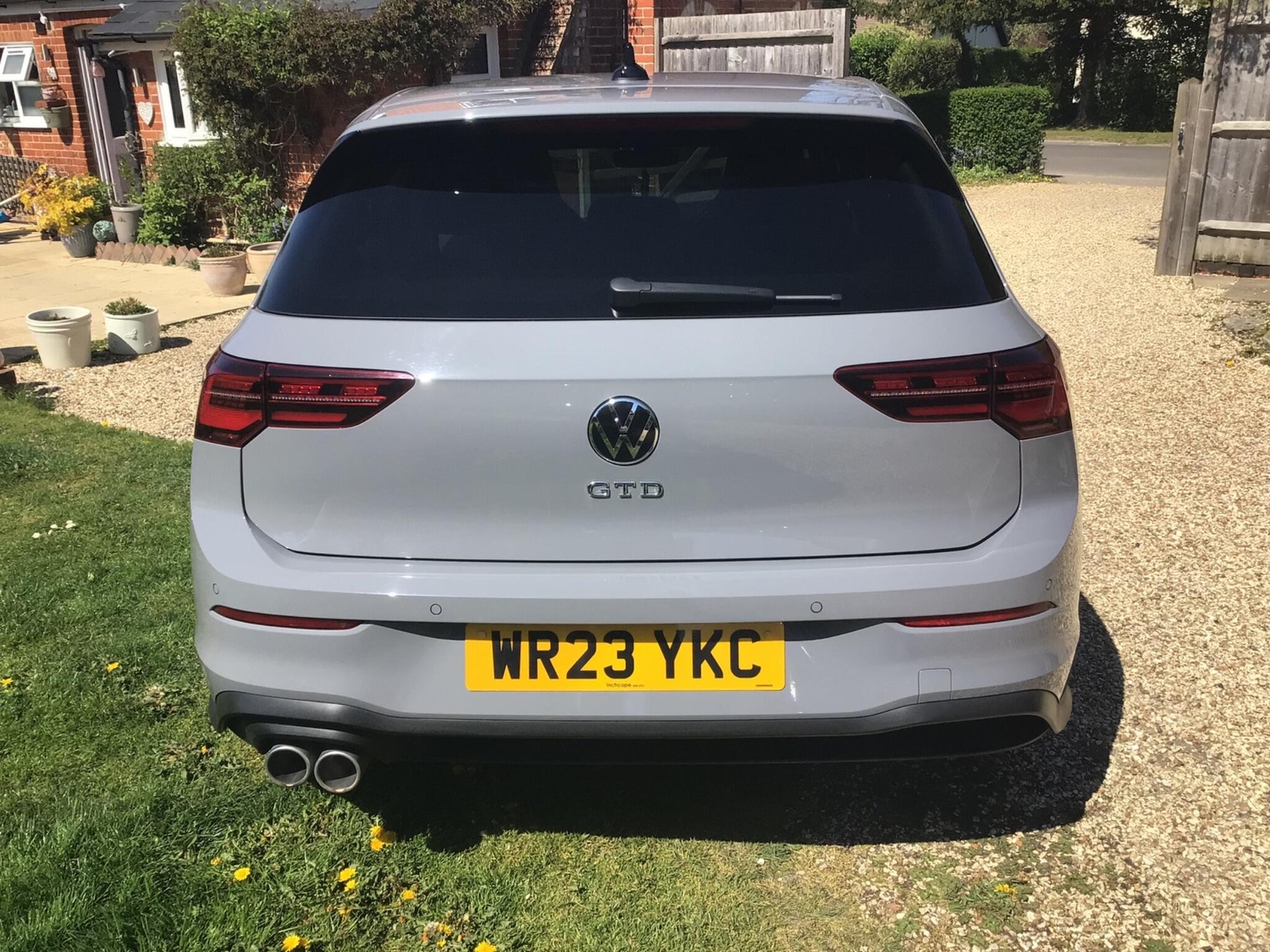 Volkswagen Golf 2023 - Cars