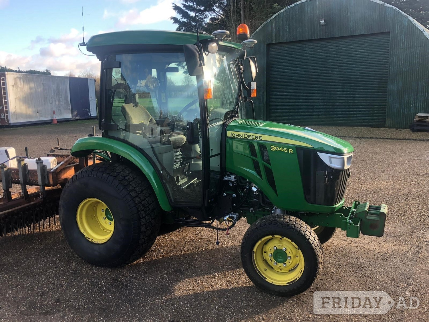 [ berth ]John Deere 3046R