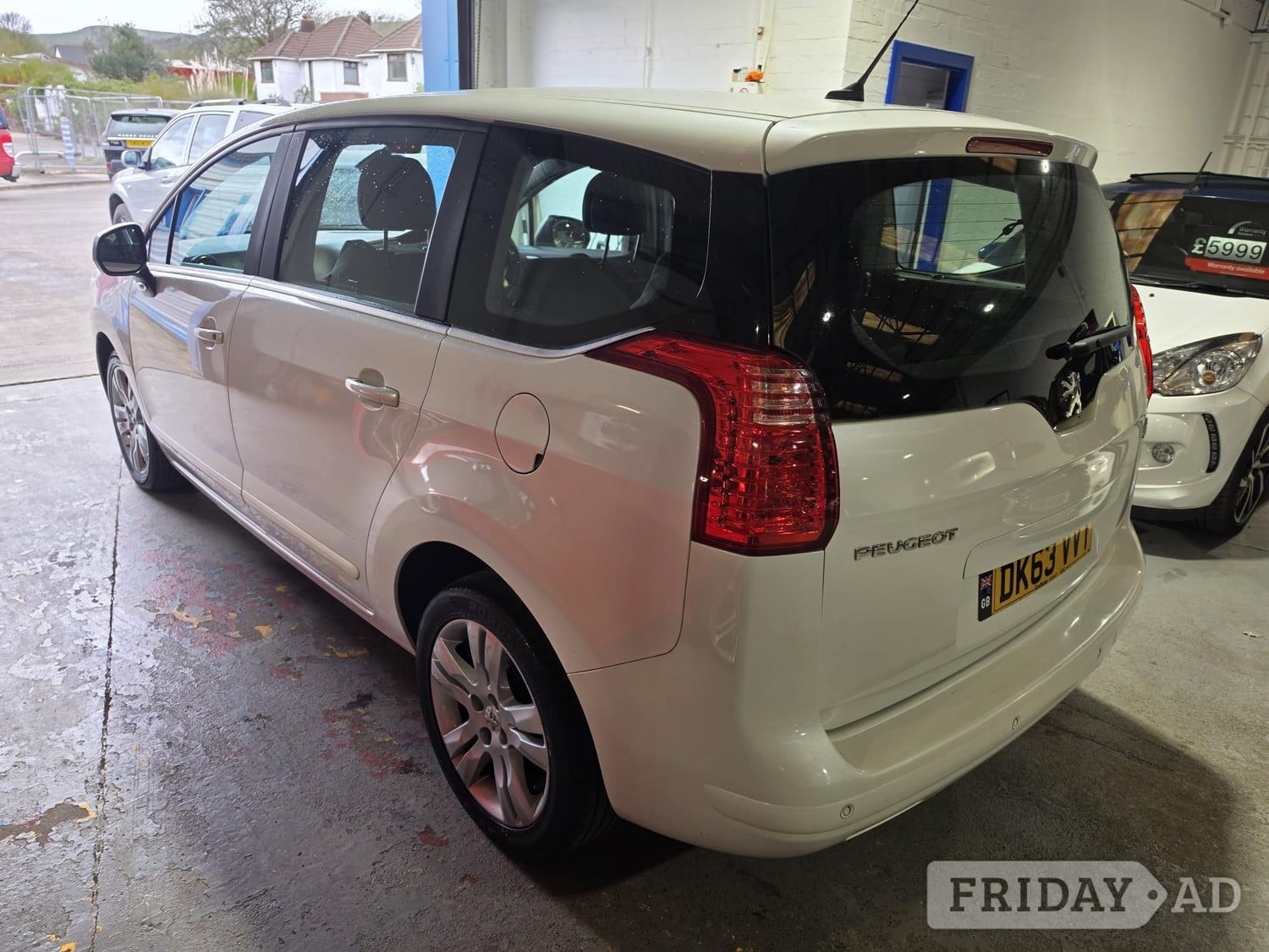 Peugeot 5008 2013 - Cars in Pontypridd