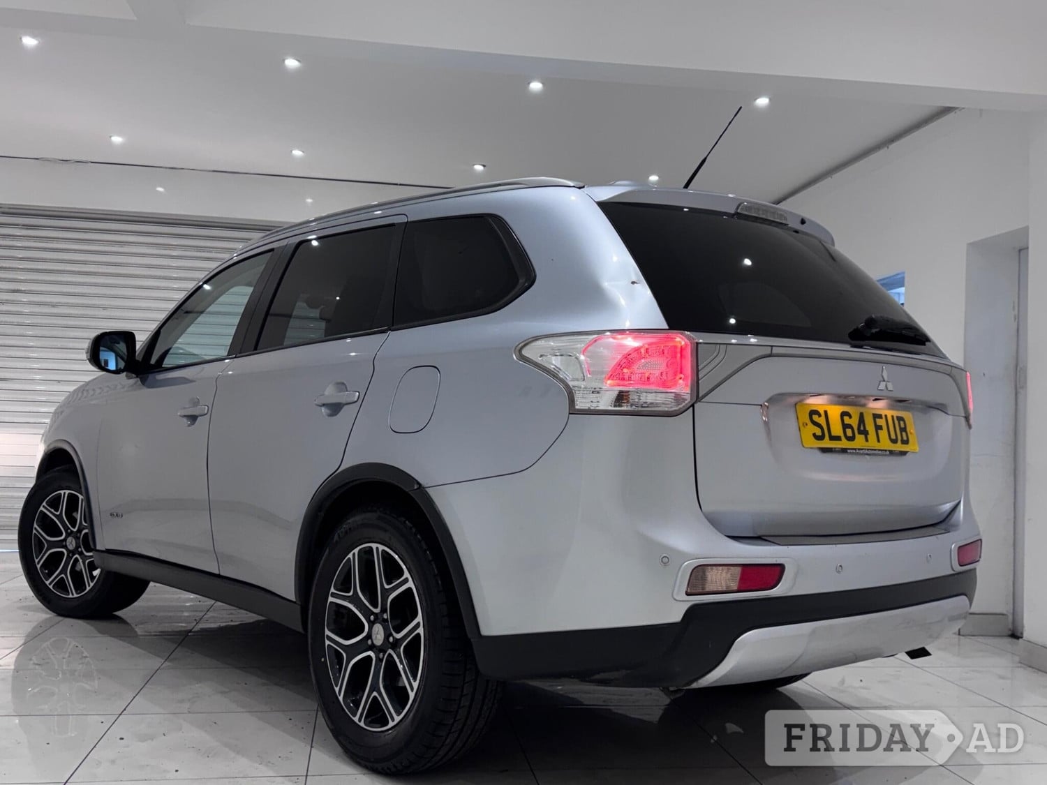 Mitsubishi Outlander 2014 - Cars in Hounslow