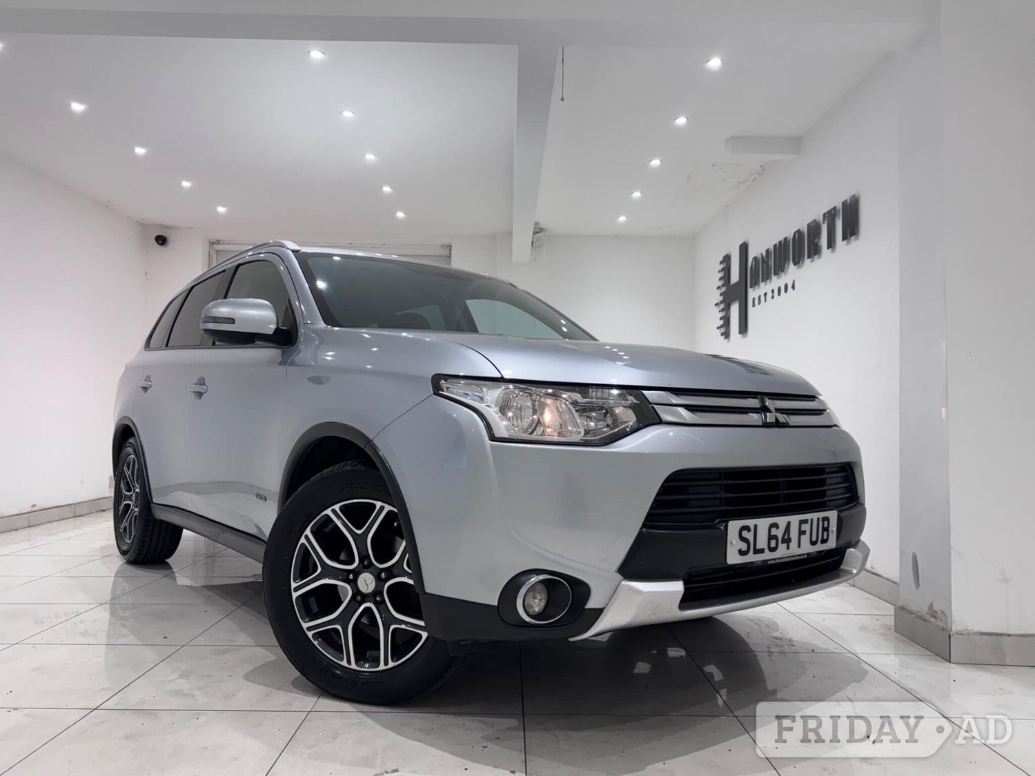 Mitsubishi Outlander 2014 in Hounslow