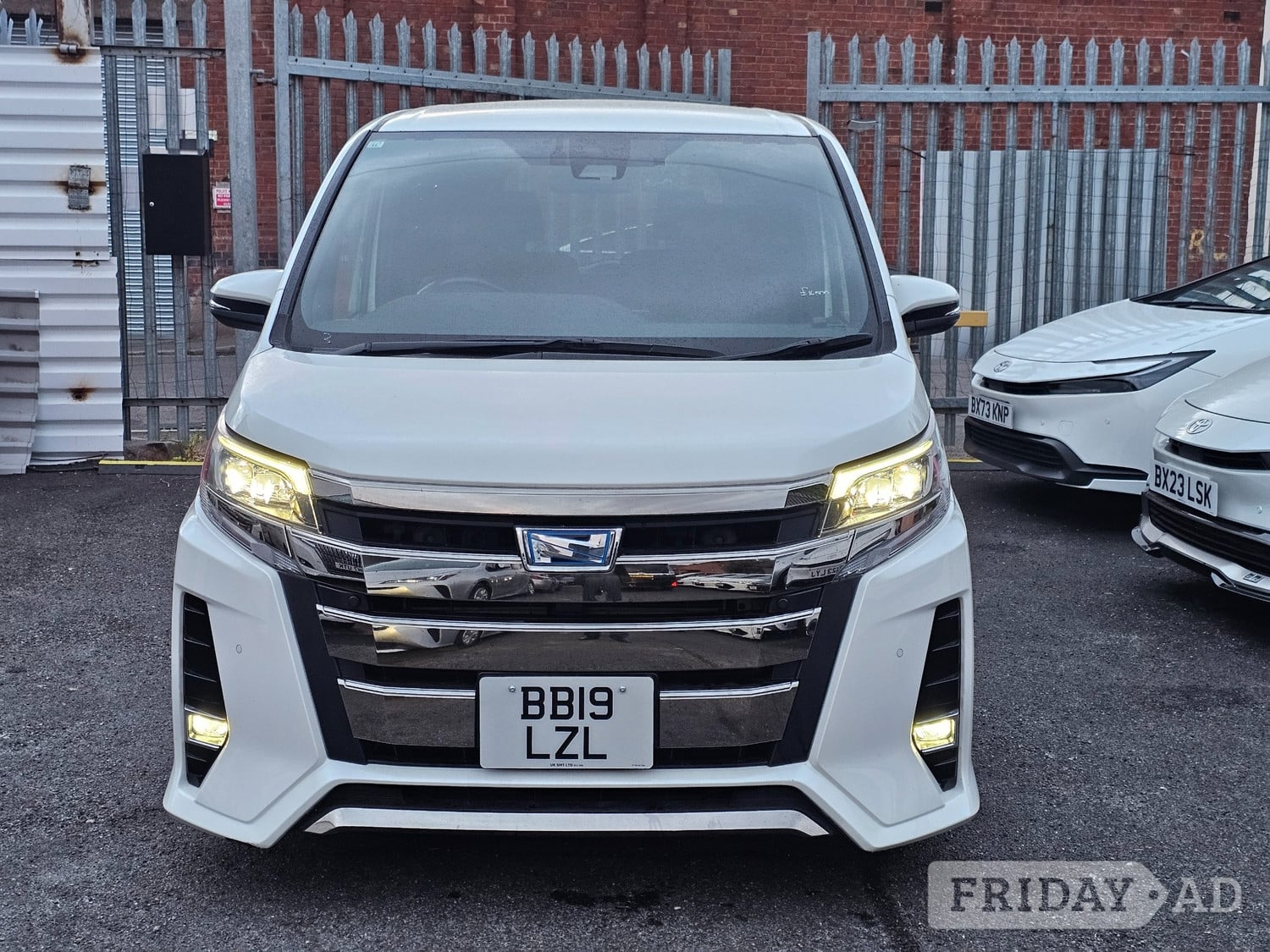 Toyota Noah 2019 in Coventry