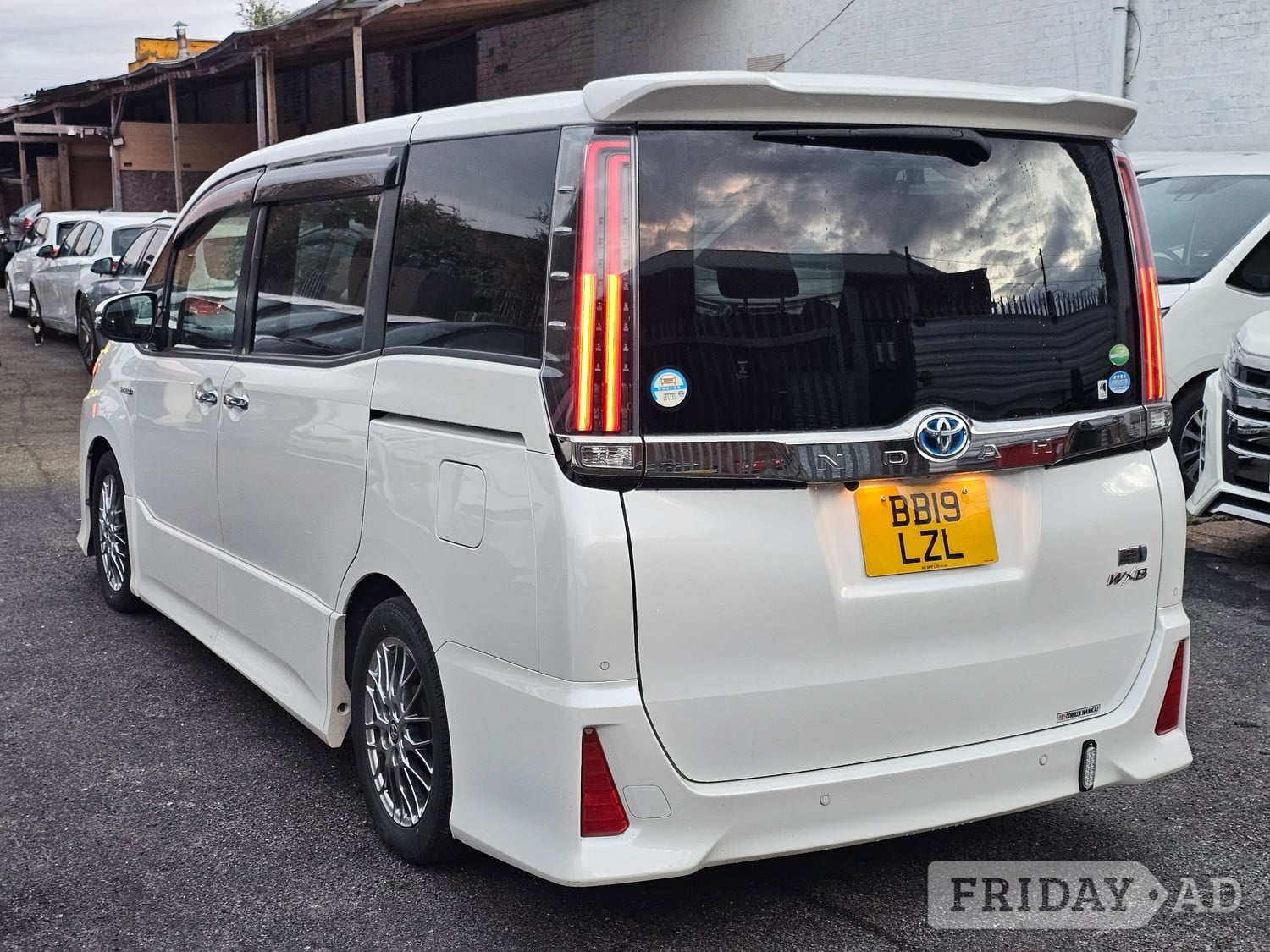 Toyota Noah 2019 - Cars
