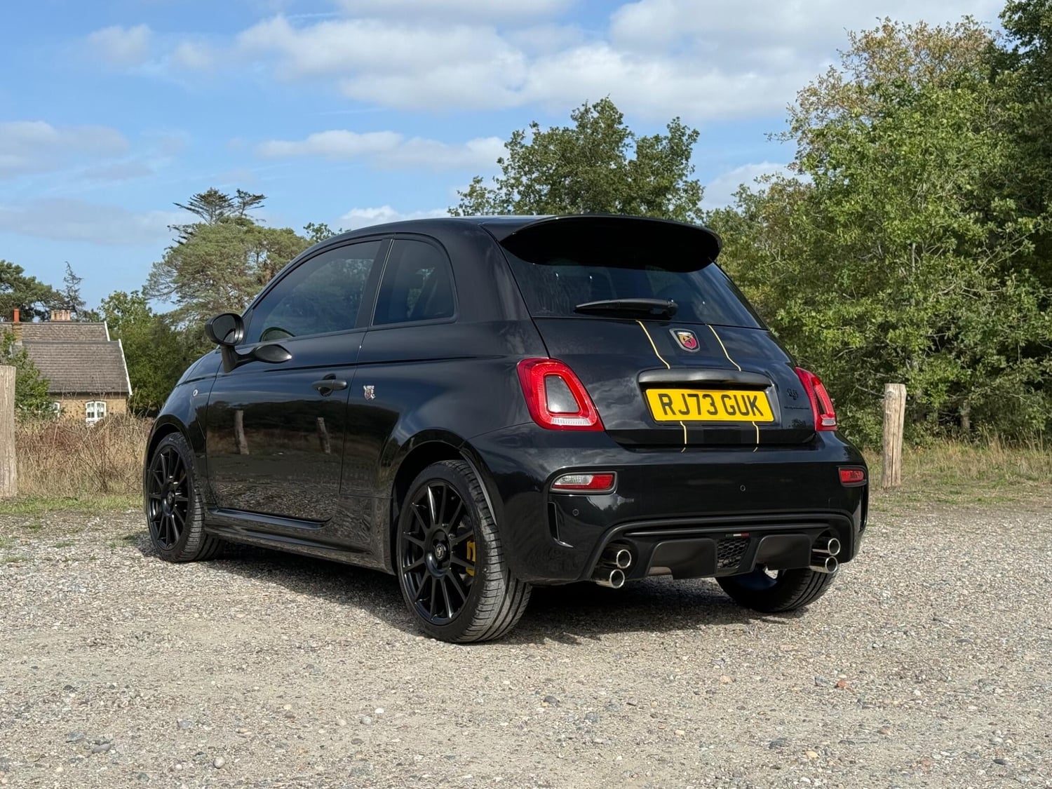 Abarth 695 2023 - Cars