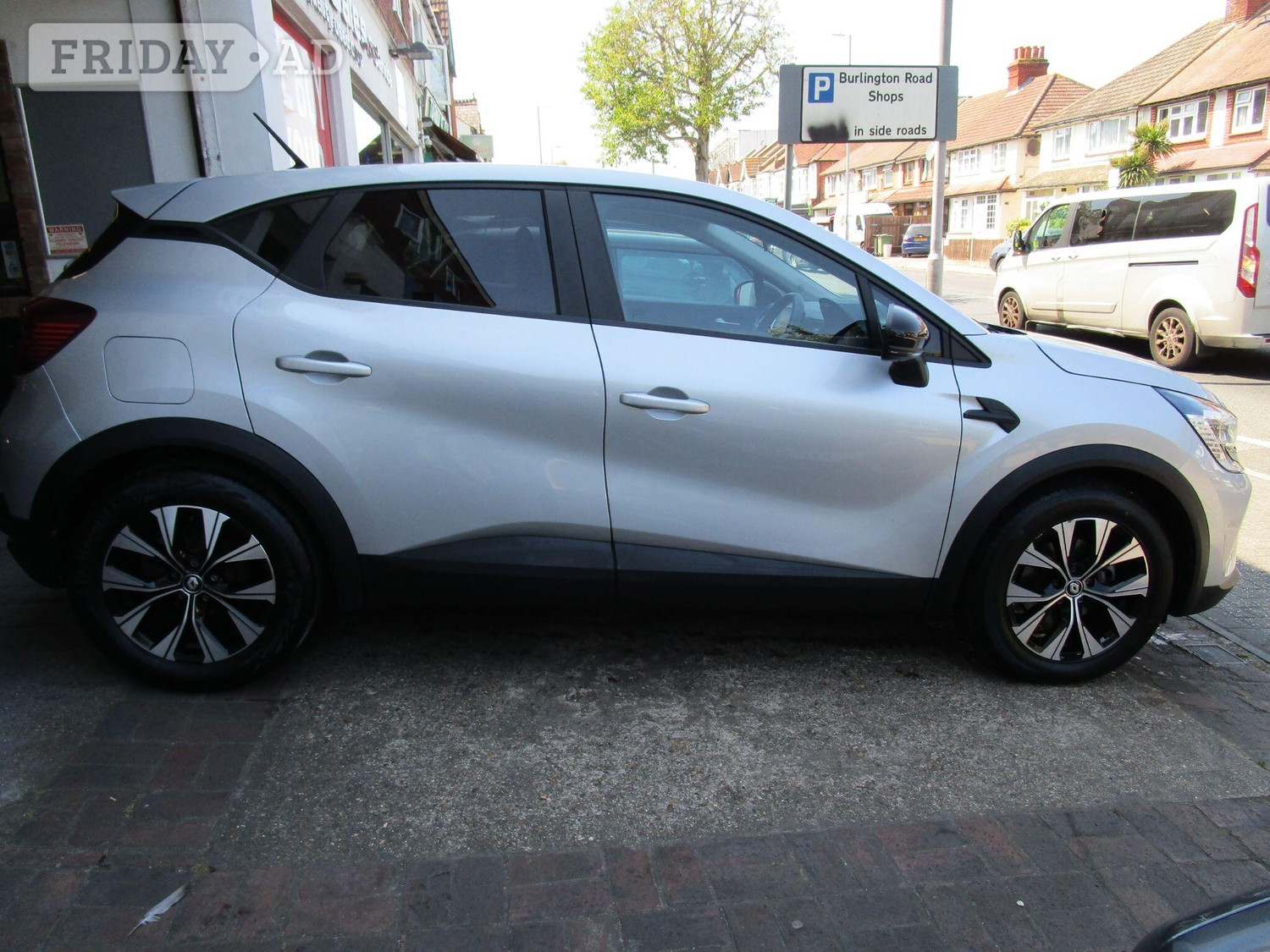 [ berth ]Renault Captur
