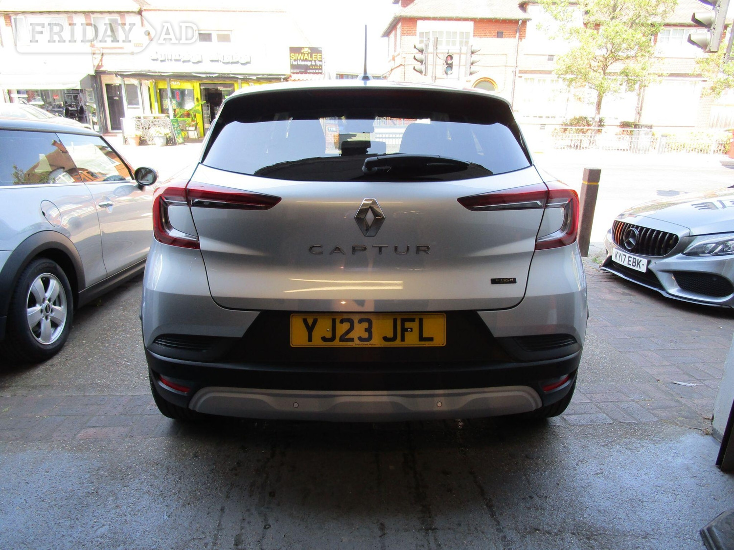 Renault Captur 2023 - Cars in Kingston Upon Thames