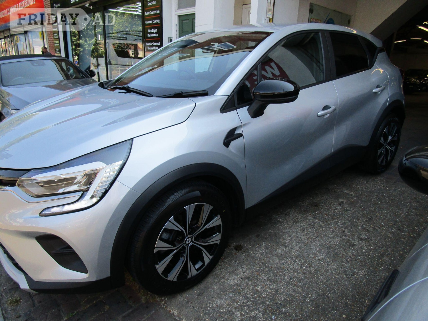 Renault Captur 2023 - Cars