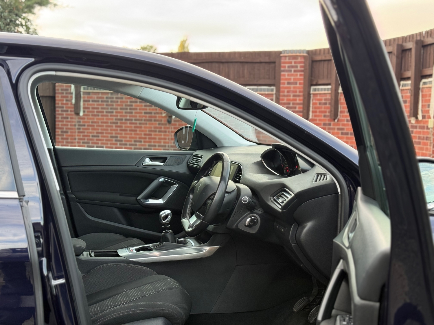 Peugeot 308 2015 - Cars