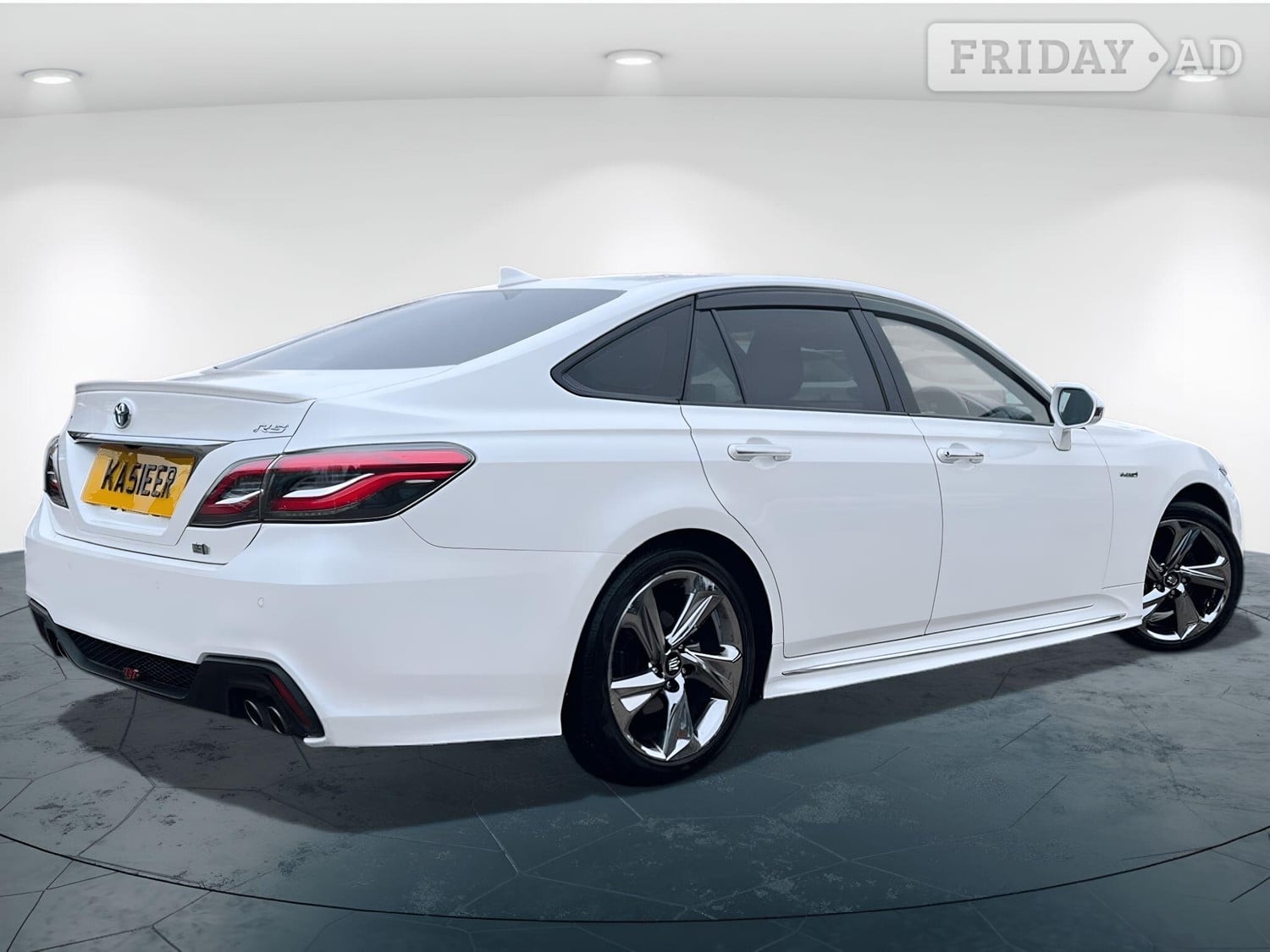 Toyota Crown 2019 - Cars in Walsall
