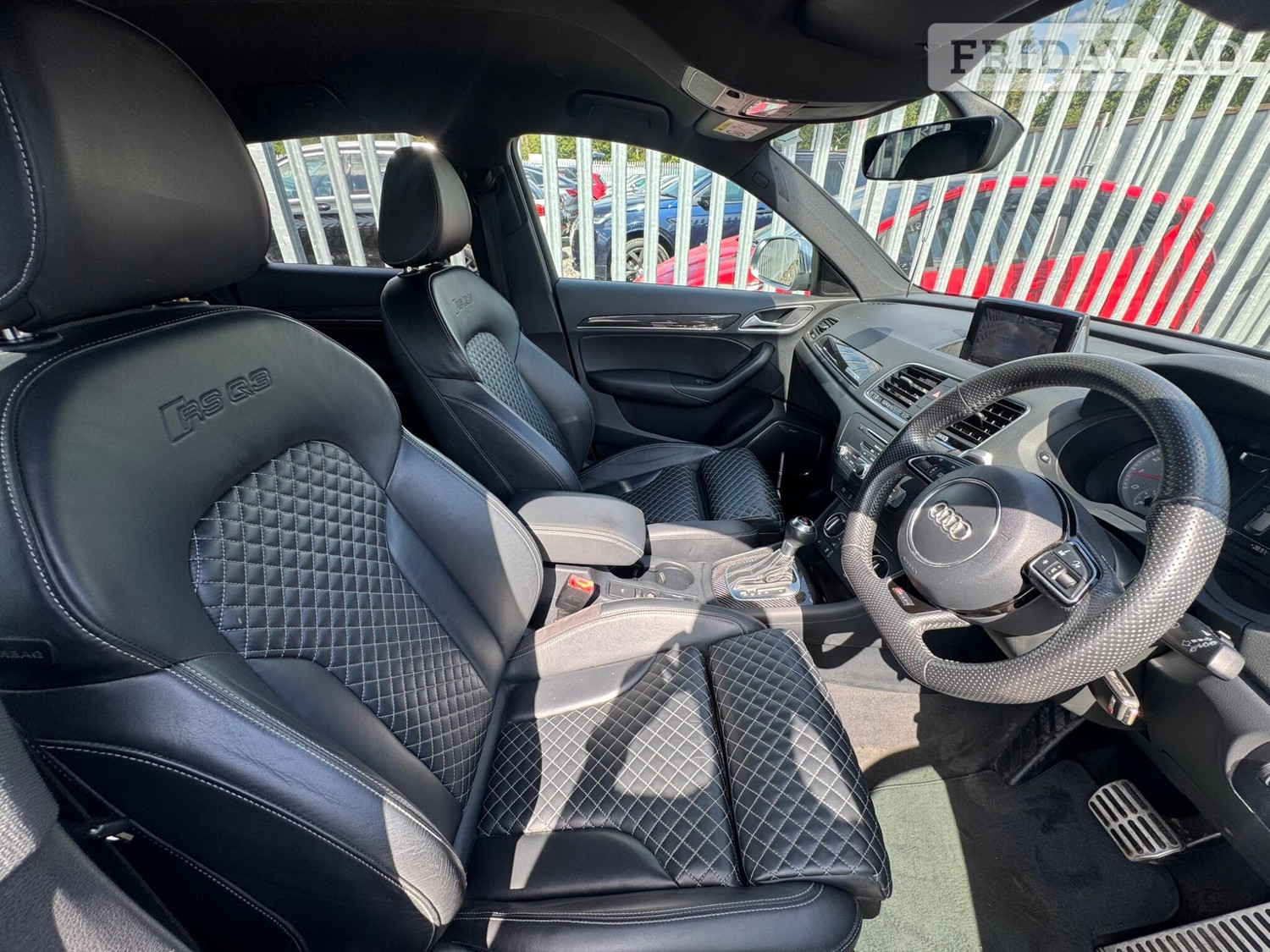 [ berth ]Audi RS Q3