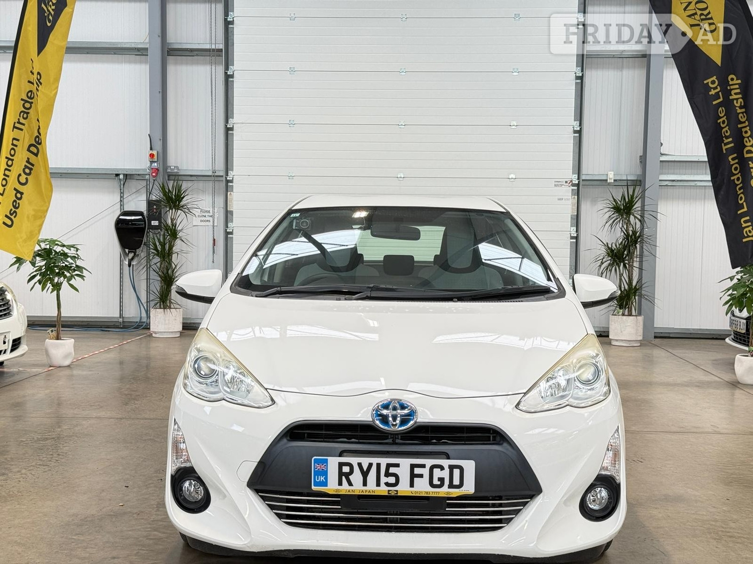 Toyota Aqua 2015 - Cars in Reading