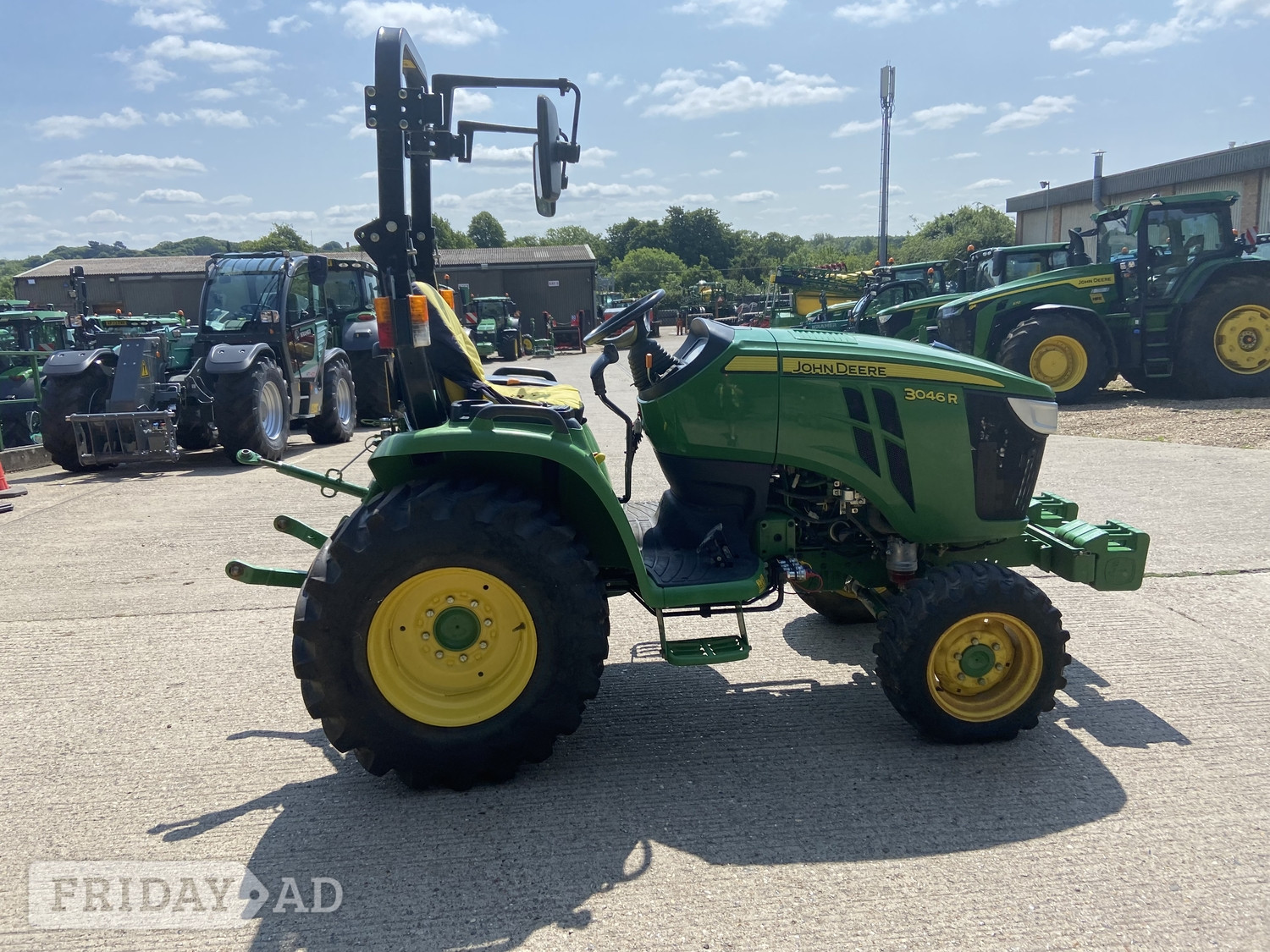 [ berth ]John Deere 3046R