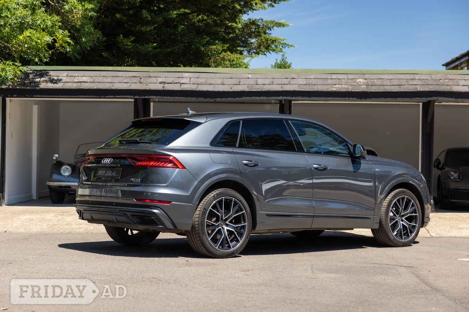 [ berth ]Audi Q8